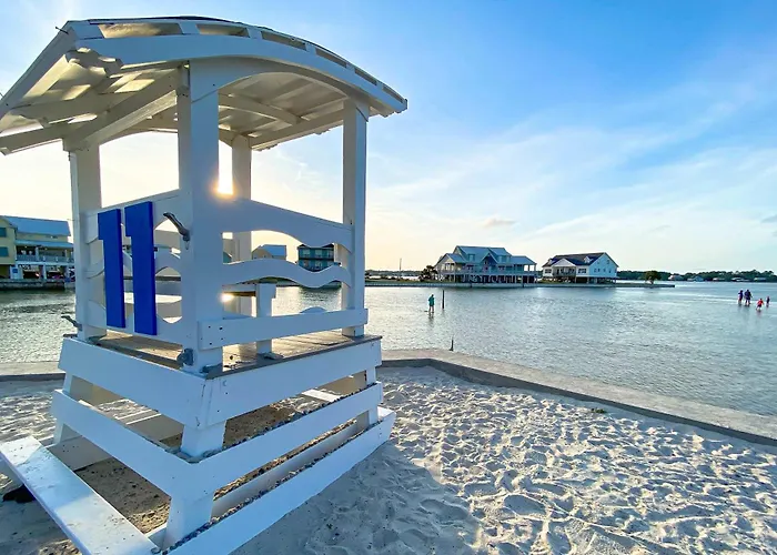 Holiday home Azure Horizon Beachfront Charm In Gulf Shores
