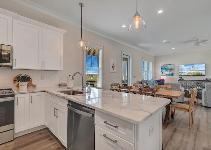 Holiday home Azure Horizon Beachfront Charm In Gulf Shores