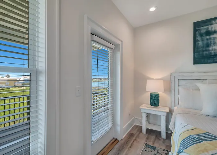 Azure Horizon Beachfront Charm In Gulf Shores