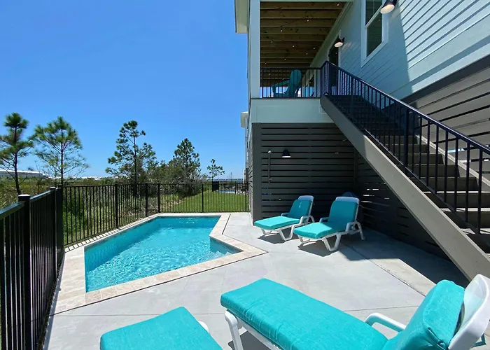 Holiday home Azure Horizon Beachfront Charm In